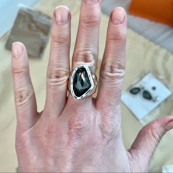 Irregular Artisanal Black Resin Crystal Chunky Silver Ring - Picture 4 of 8